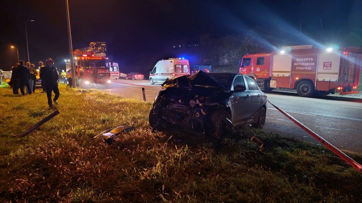 Sakarya'da Otomobil Kazası: Bir Çift Hayatını Kaybetti