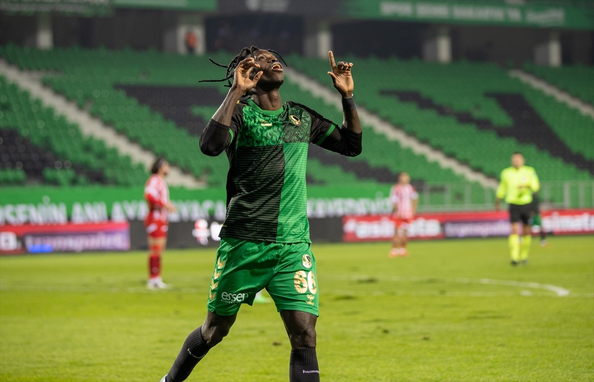 Sakaryaspor, Boluspor'u Yendi