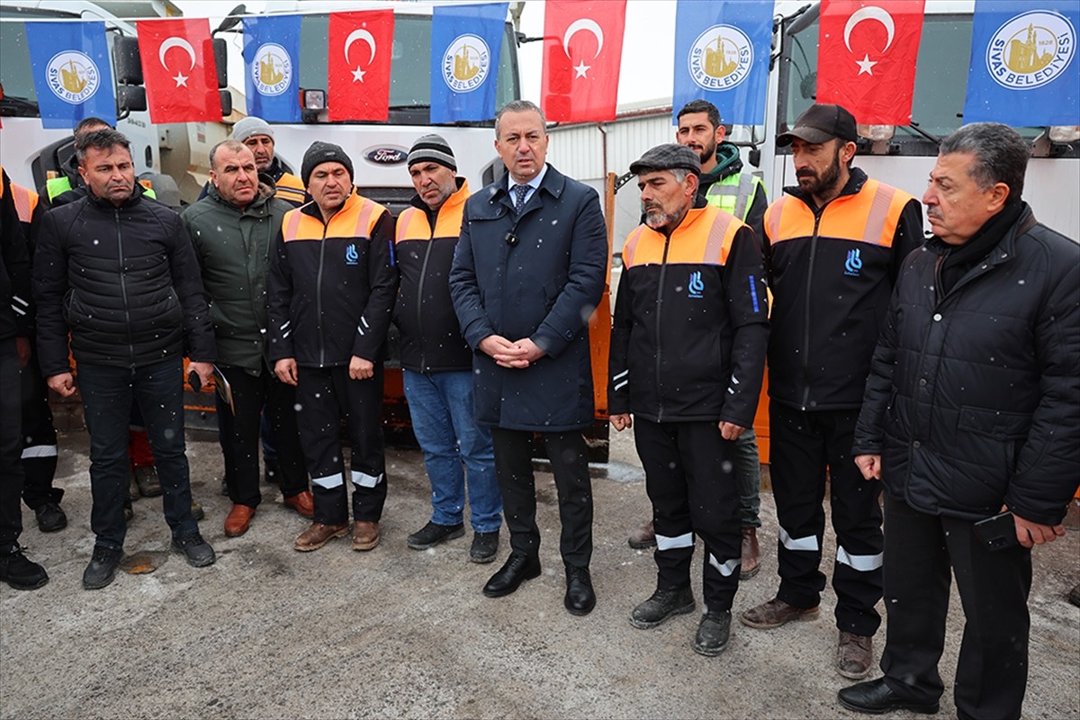 Sivas Belediyesi Kış Aylarında Ulaşımı Açık Tutmak İçin Seferber