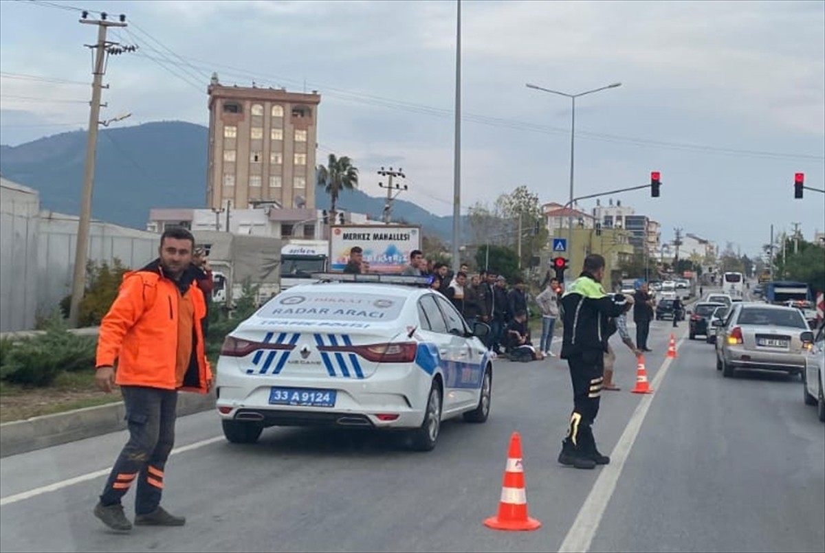 Mersin'de Elektrikli Bisiklet Kazası: 70 Yaşındaki Sürücü Ağır Yaralandı