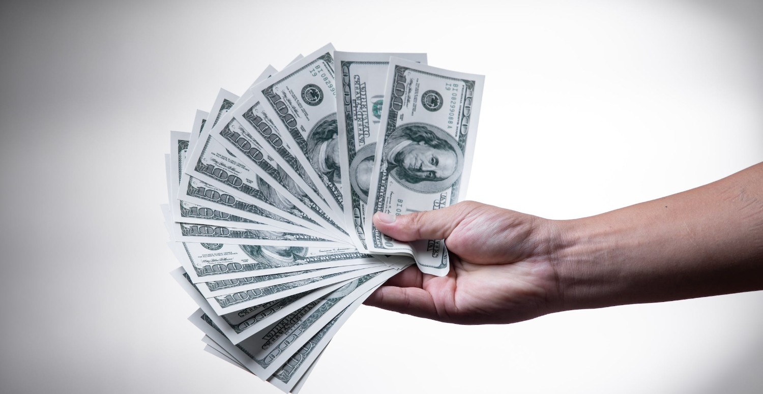 Dolar zirveye çıktı altın dibi gördü! Flaş karar: Yatırımcılar seçim öncesi döviz bürolarına akın ediyor! O tarihten önce alacaklar kazanacak