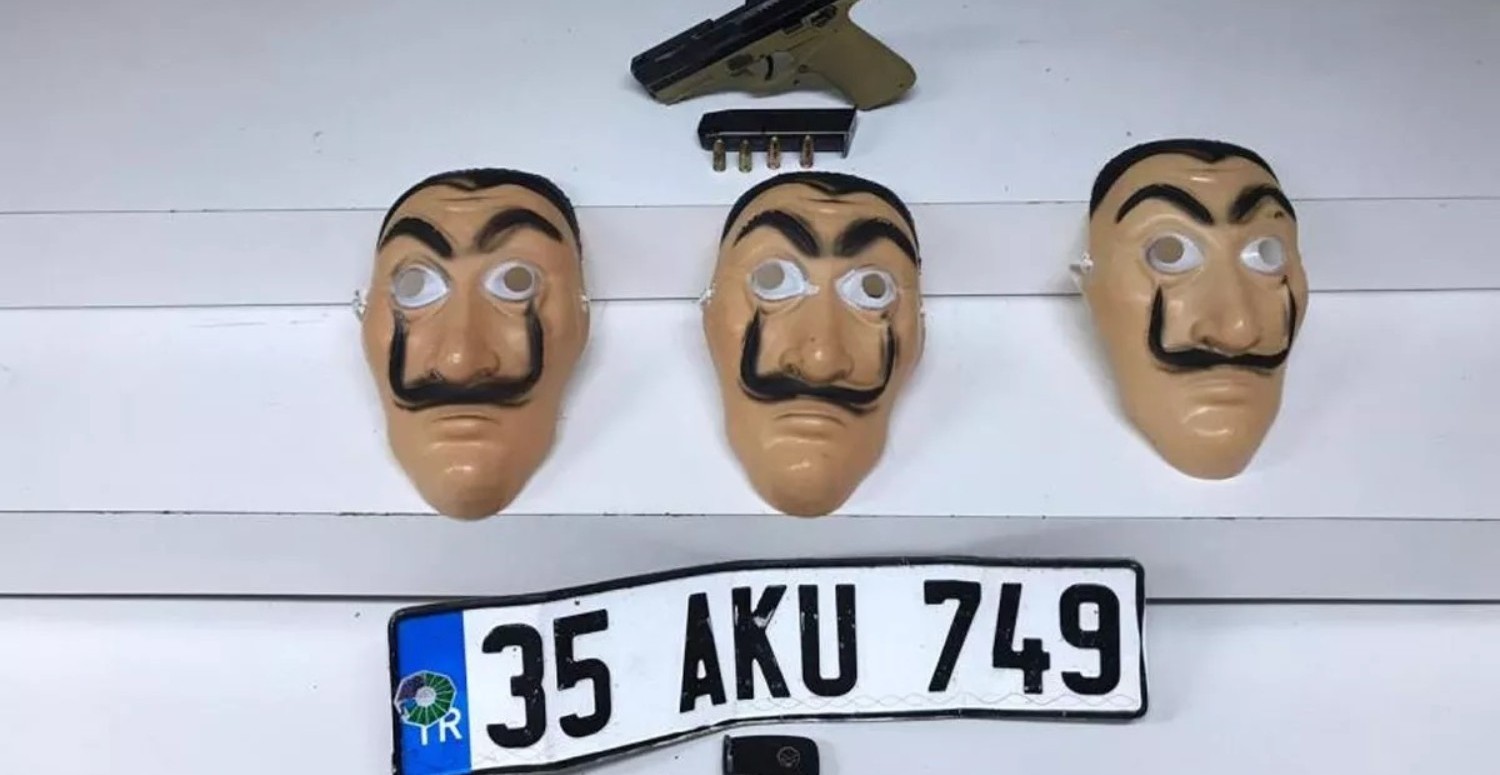 Gaziosmanpaşa'da kostümlü soygun girişimi! ‘Salvador Dali’ maskeli hırsızlar kuyumcu soymaya çalıştı..