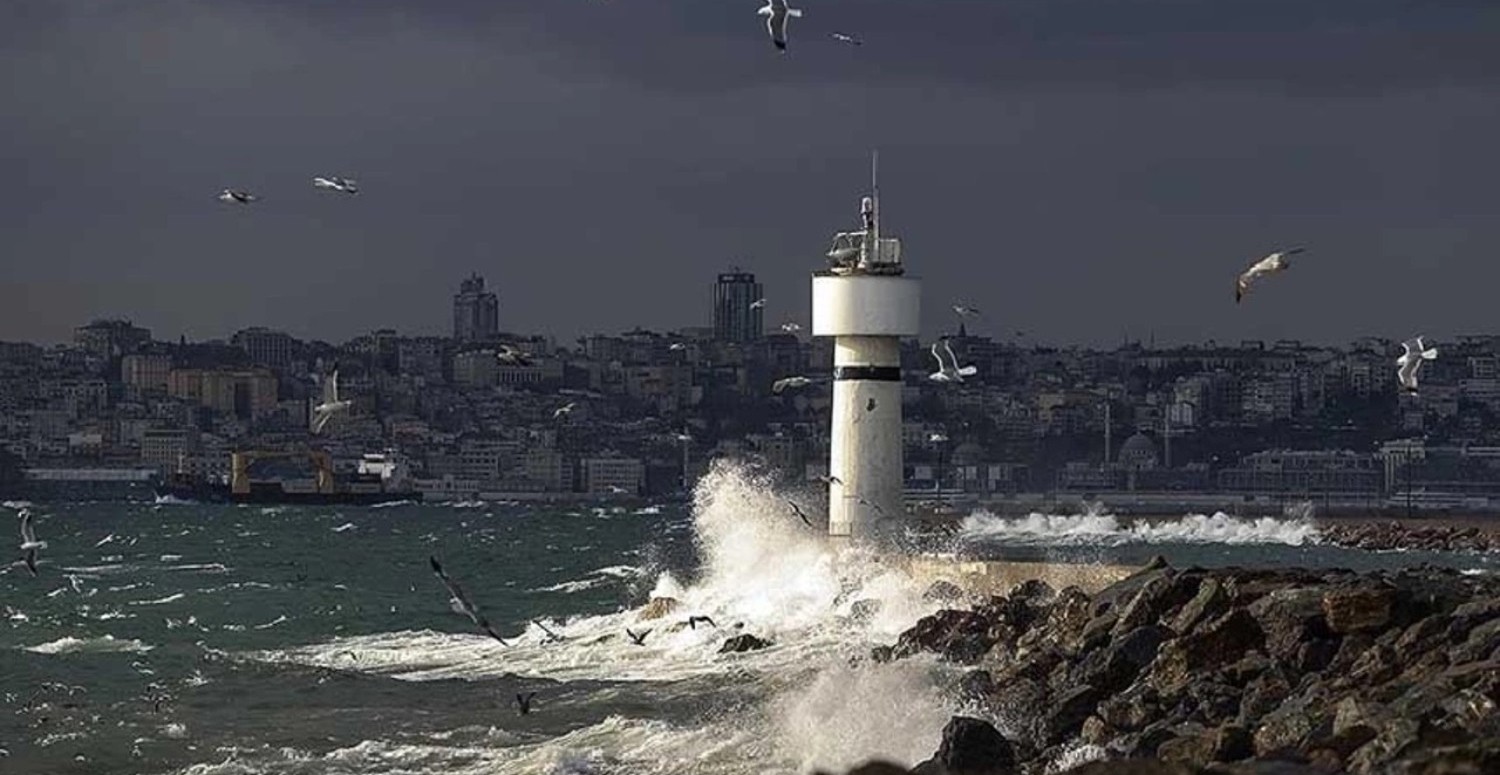 İstanbul için 8 kuvvetinde fırtına alarmı verildi: İşte korkutan tarih