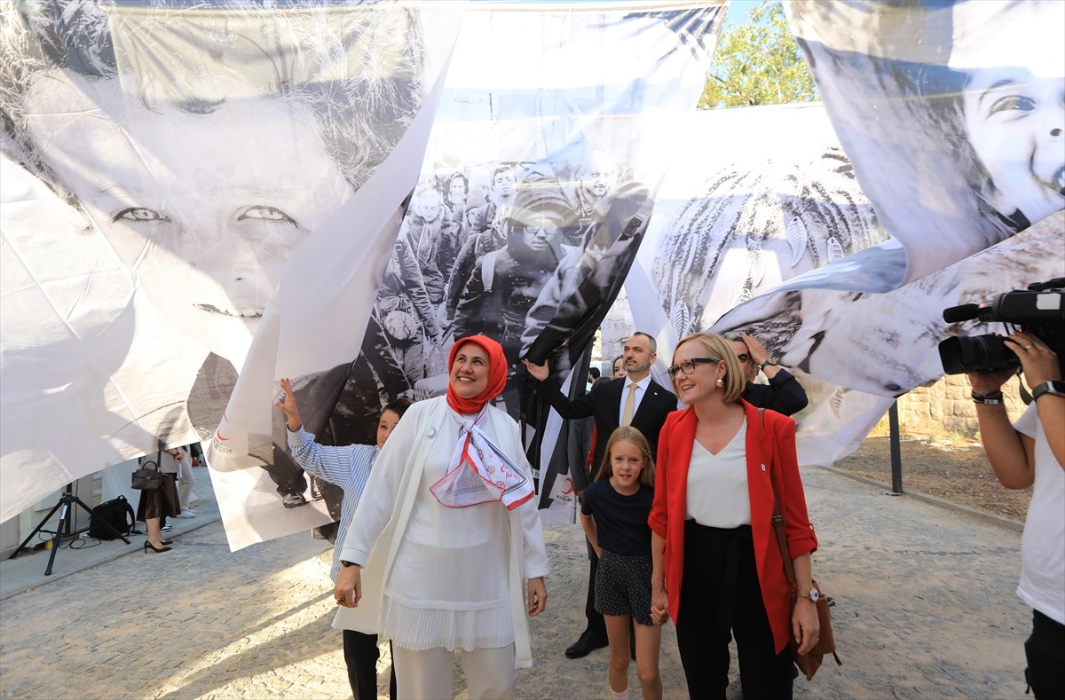 Türk Kızılay'dan Dünya İnsani Yardım Günü'ne Özel Sergi