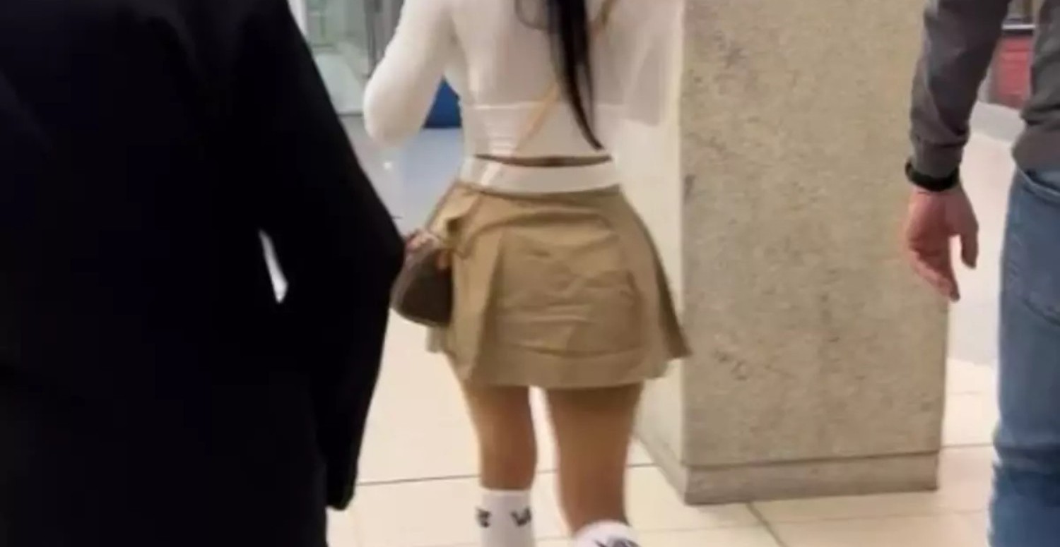 Uygunsuz giyindiği gerekçesiyle sosyal medya fenomeni AVM'den atıldı!