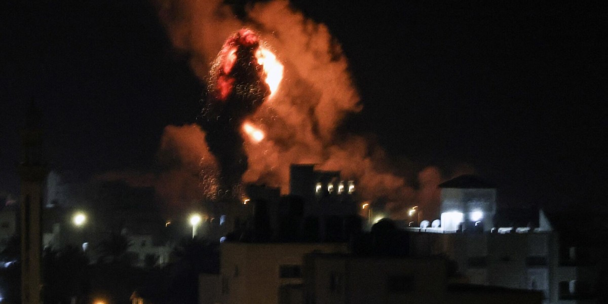 İsrail Zalimce Bombalamaya Devam Ediyor