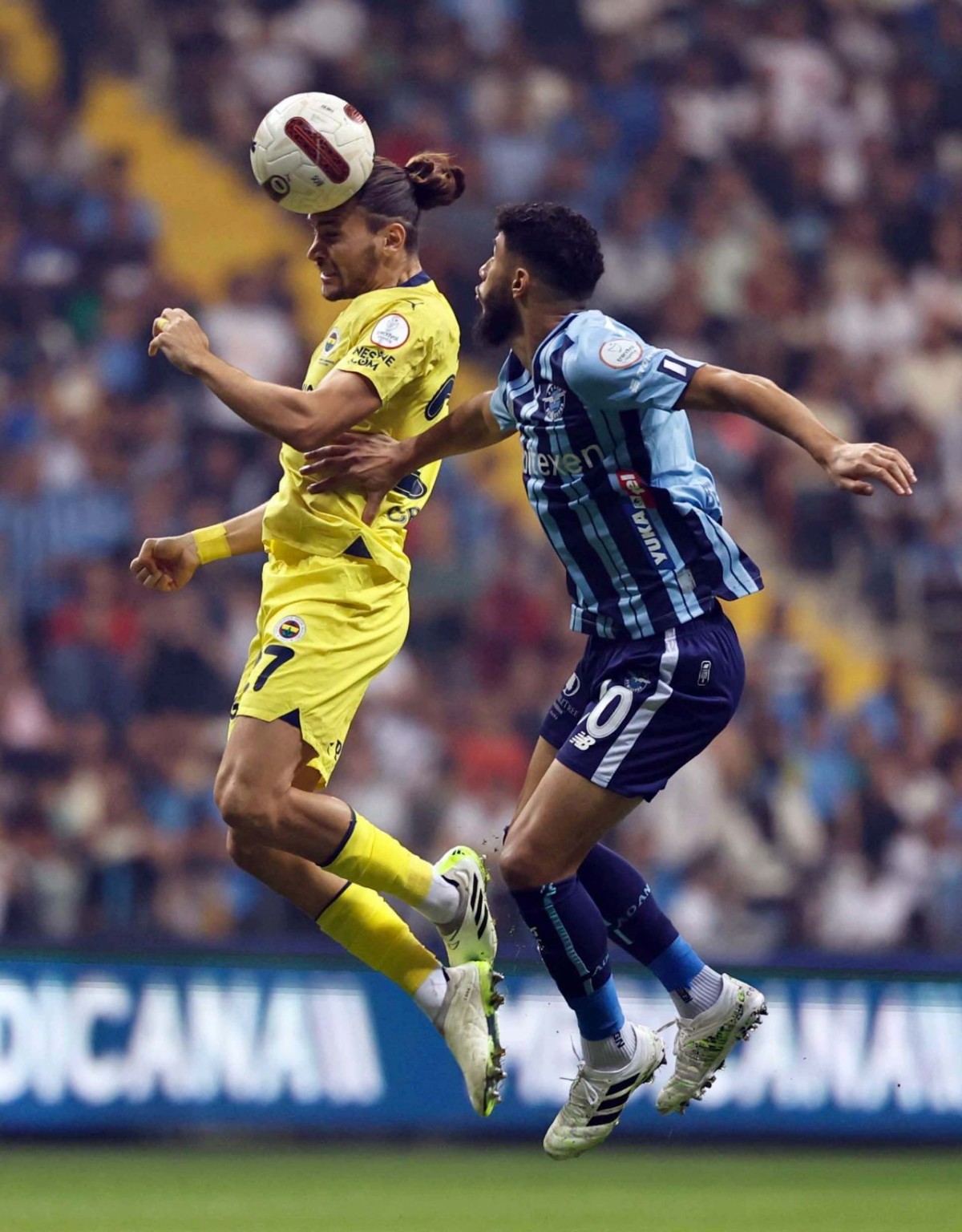 Beşiktaş'ın teknik direktörü Rıza Çalımbay, Vincent Aboubakar ve Rachid Ghezzal'a veda etme karar