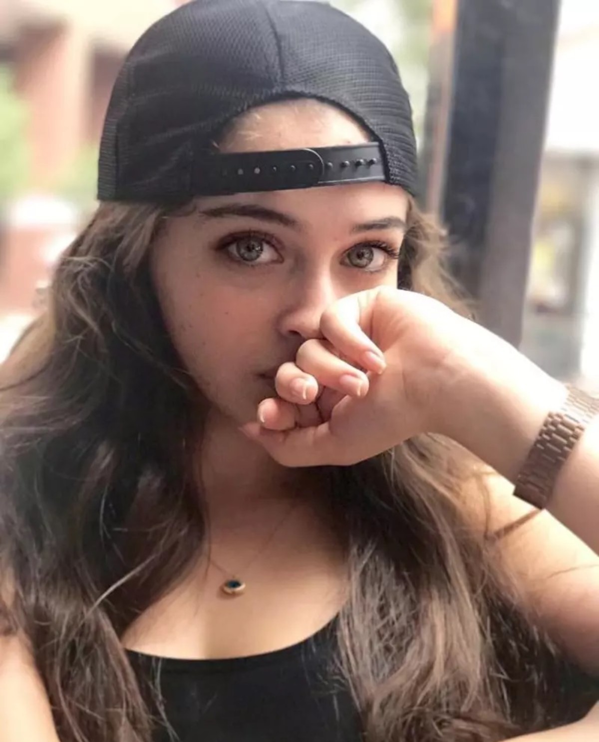 Cemre Baysel'in yıllar önceki hali