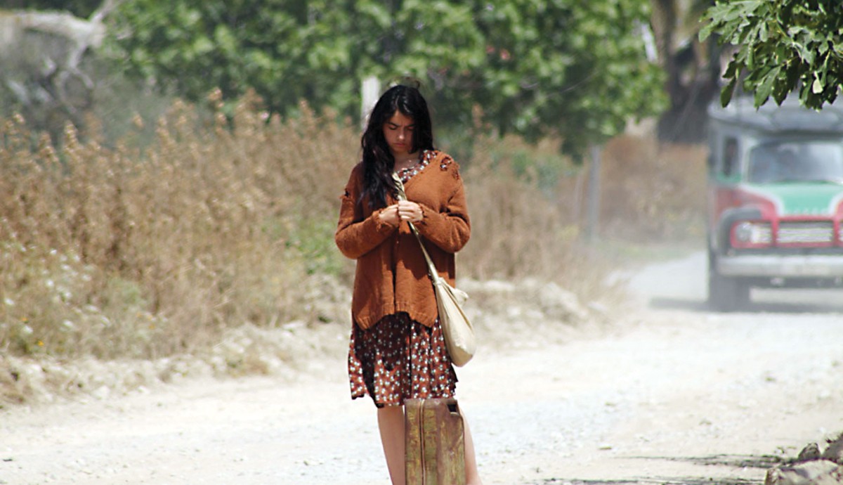 hazar ergüçlü'den çıplak poz