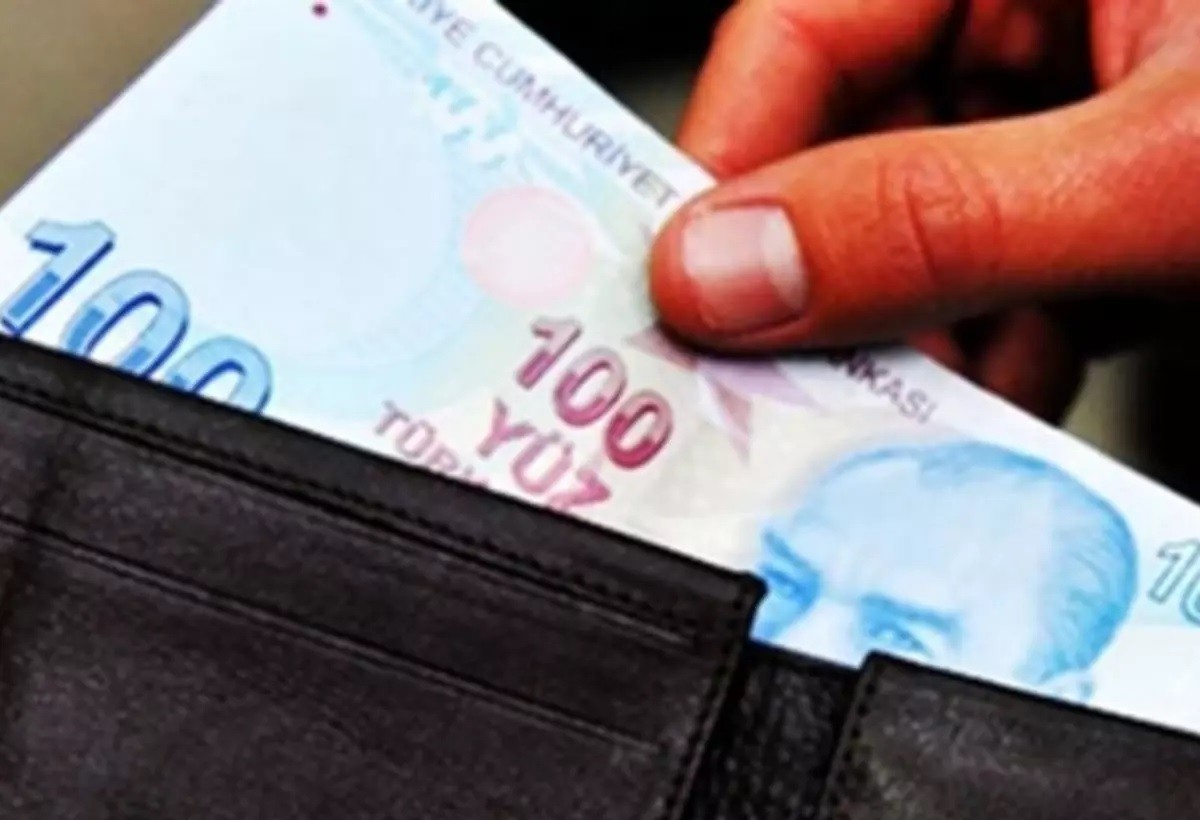 Maaşı 17 bin TL'den az olana 2500 TL ödeme
