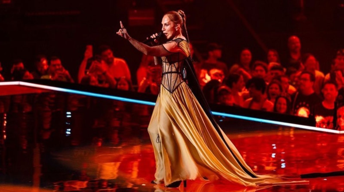 Sertap Erener 21 yıl sonra yeniden Eurovision sahnesini salladı