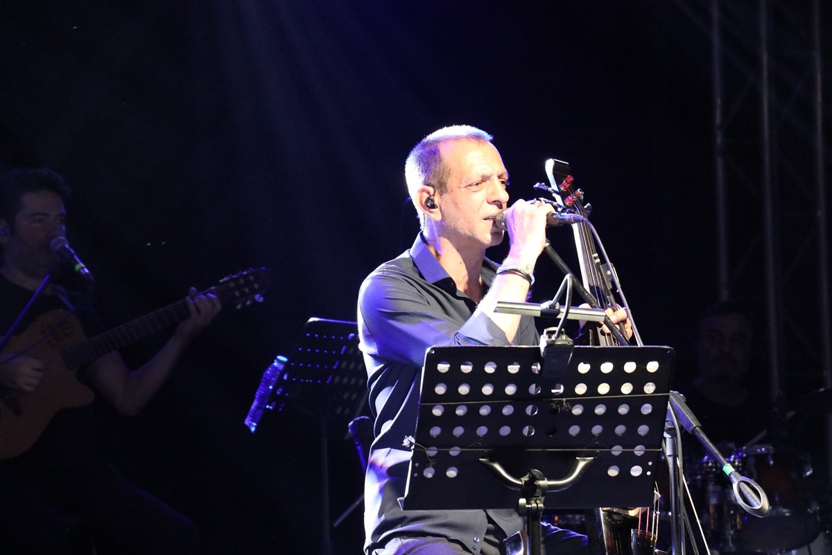 Kilis'te 30 Ağustos Zafer Bayramı etkinlikleri kapsamında Rubato Grubu sahne aldı.