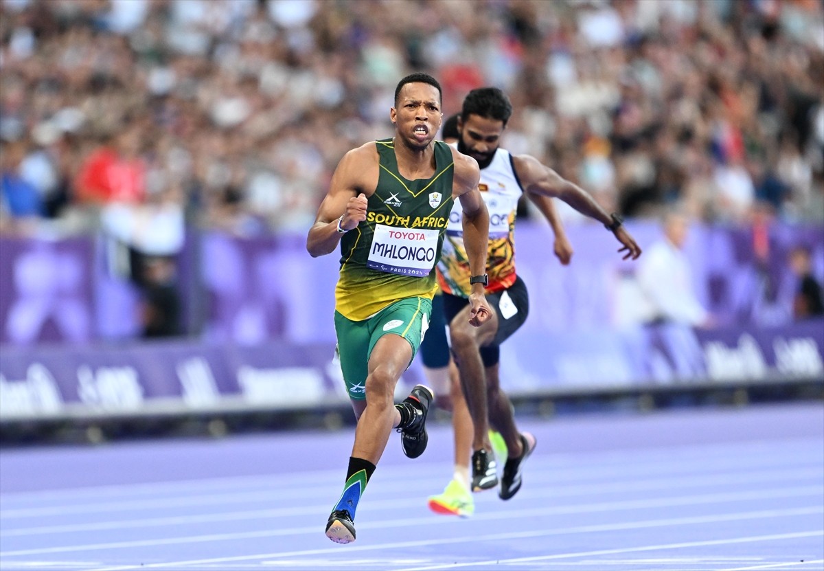 Paris 2024 Paralimpik Oyunları'nda Para Atletizm Erkekler 100 m - T44 finalinde Güney Afrika...