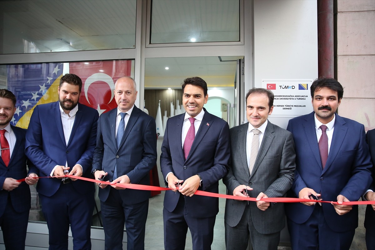 Yurtdışı Türkler ve Akraba Topluluklar Başkanlığı (YTB), yükseköğrenimlerini Türkiye'de tamamlayan...