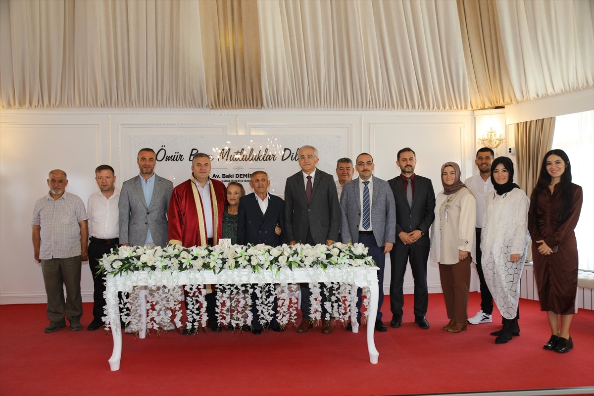 Ankara'nın Çubuk ilçesinde yaşamlarını huzurevinde sürdüren Kemal Doğan ile Sahre Oktar...