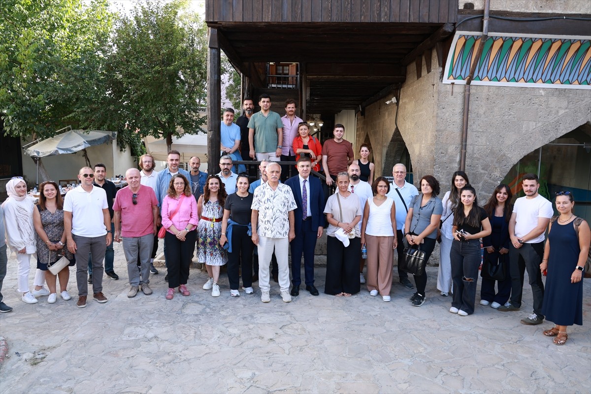 Dış Ekonomik İlişkiler Kurulu (DEİK) Başkanı Nail Olpak, her yıl belirli periyotlarda...