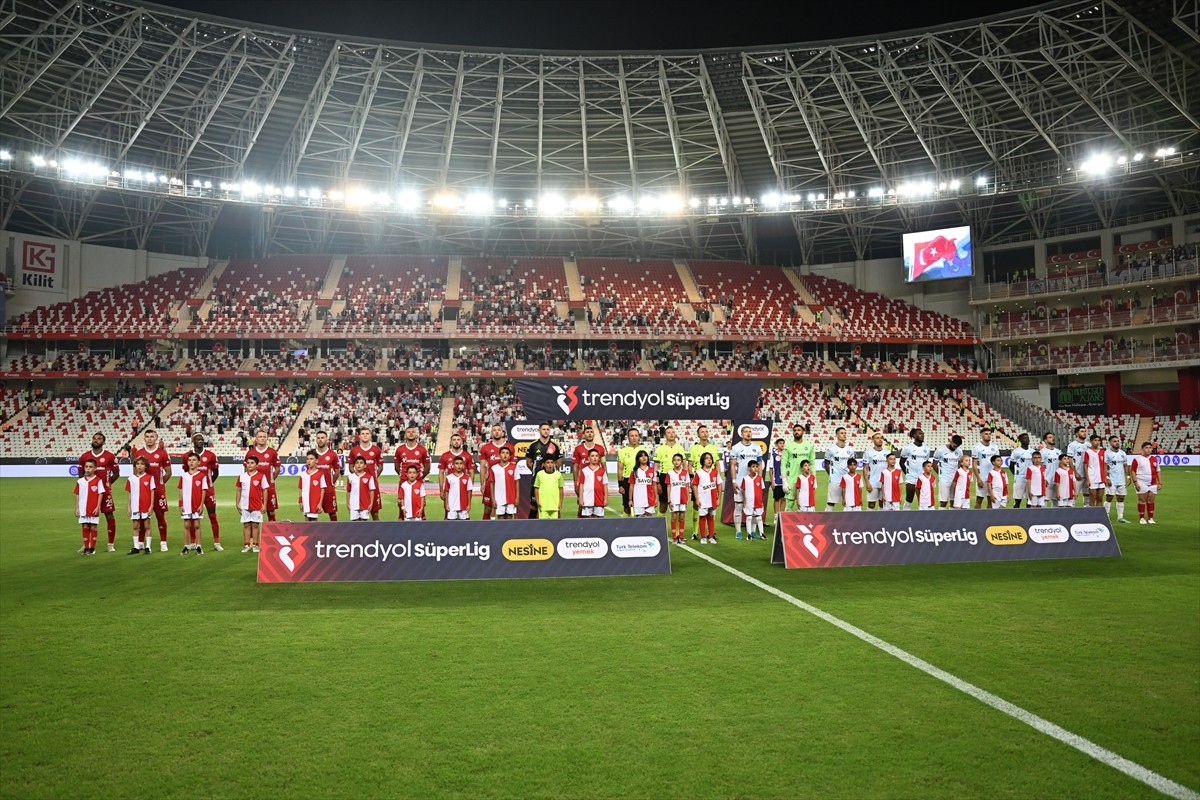 Trendyol Süper Lig'in 5. haftasında Antalyaspor ile Adana Demirspor takımları karşılaştı.