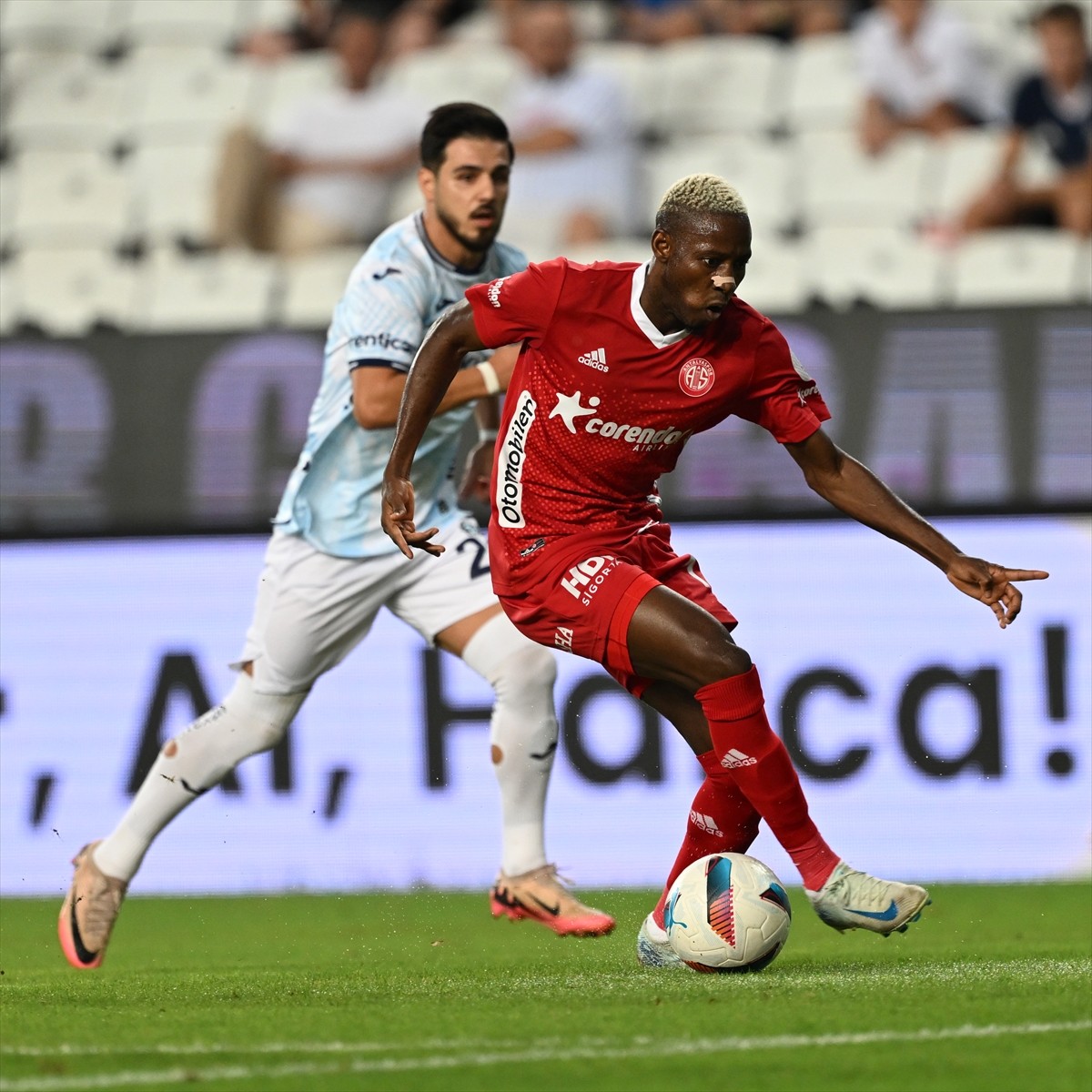 Trendyol Süper Lig'in 5. haftasında Antalyaspor ile Adana Demirspor takımları karşılaştı.