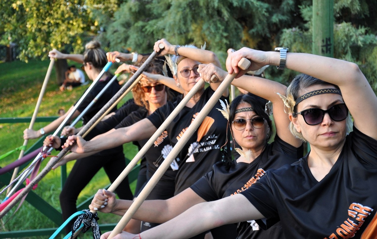 Eskişehir'de 2019 yılında kurulan Amazonlar Dragon Kadın Kürek Takımı, 21 Eylül'de İstanbul'da...