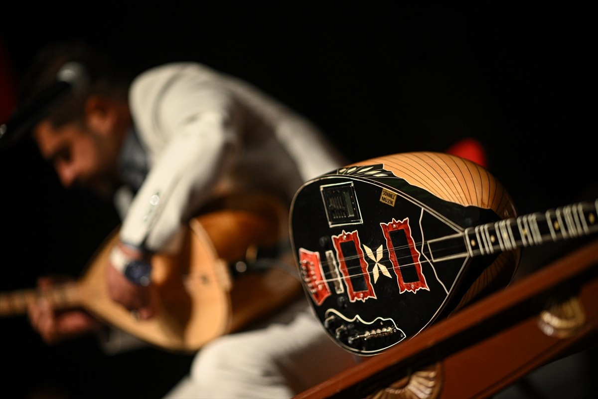 Yaşadığı sağlık sorunları nedeniyle bir süredir tedavi gören ve "Ankaralı Turgut" olarak bilinen...