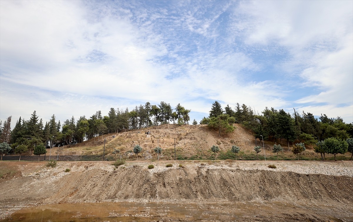 Anadolu'nun en eski yerleşim yerlerinden Mersin'deki Yumuktepe Höyüğü'nde yürütülen arkeobotanik...