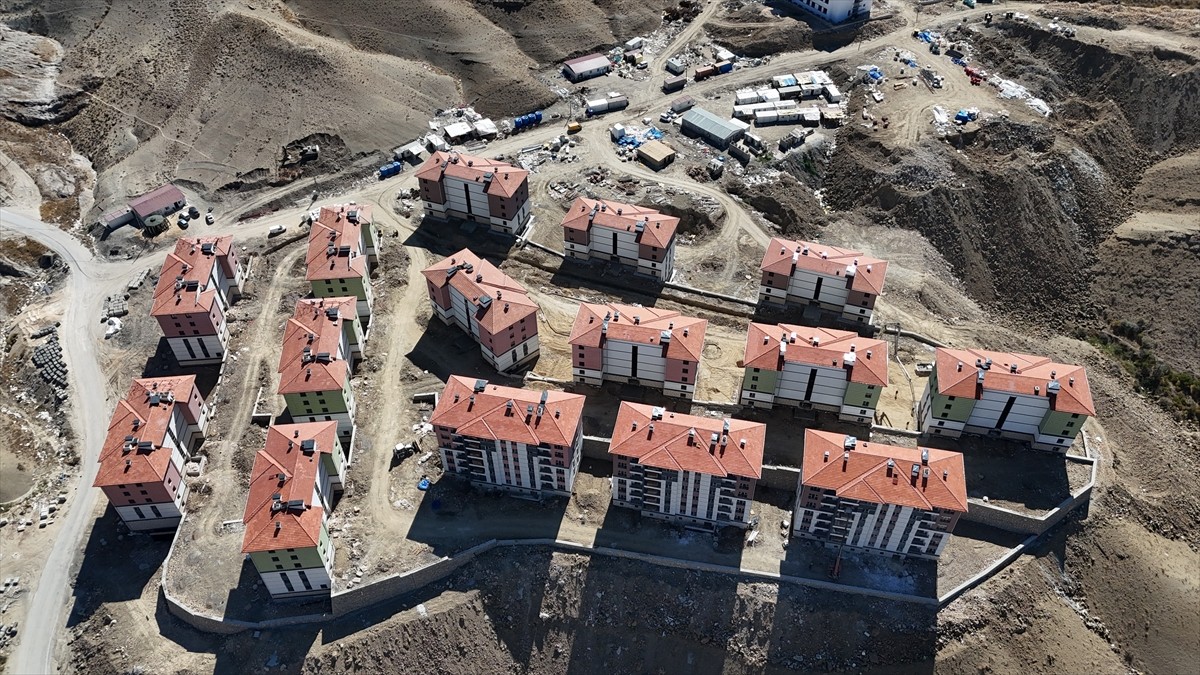 Malatya'nın Darende ilçesinde, Kahramanmaraş merkezli 6 Şubat 2023'te yaşanan depremlerden...