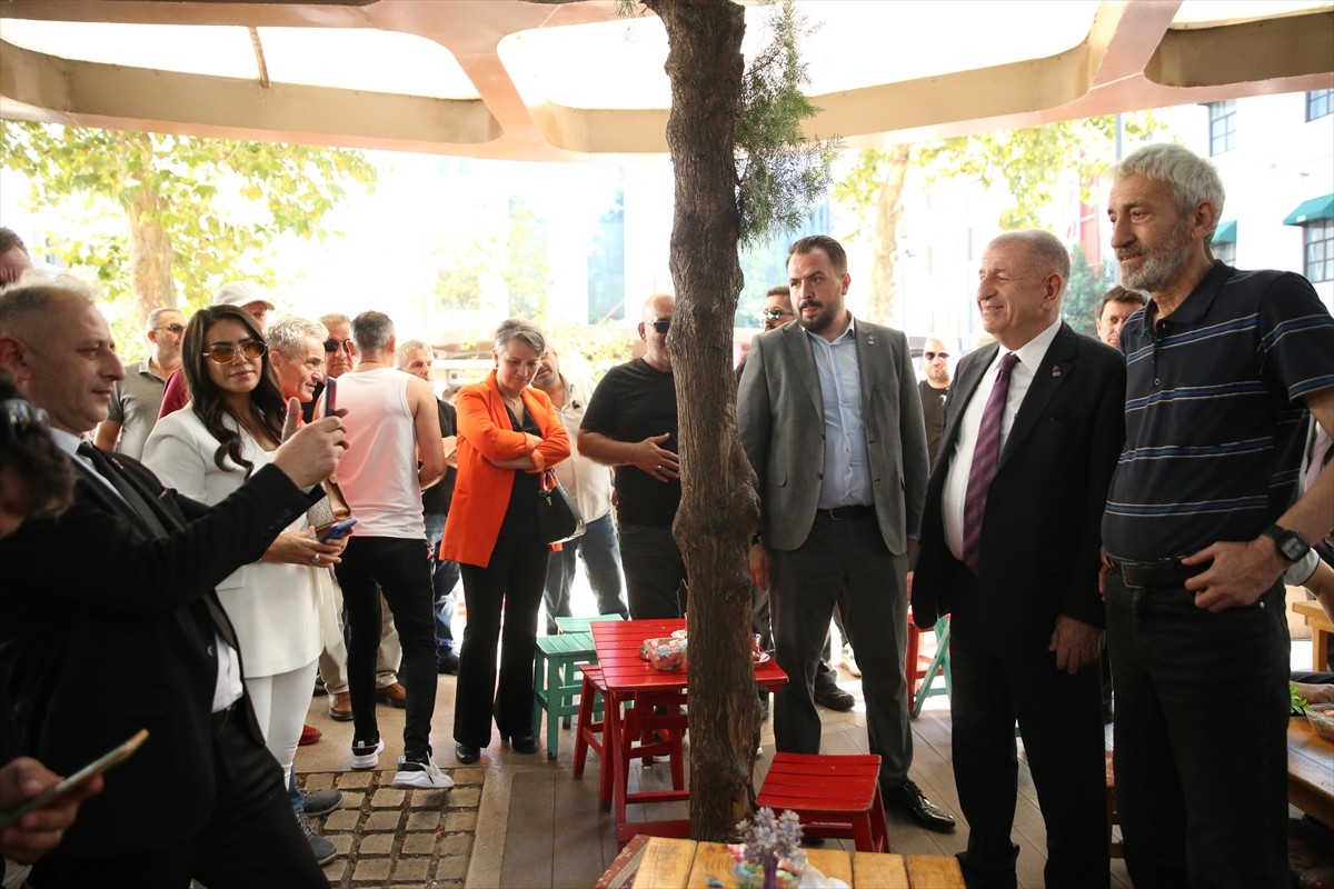 Zafer Partisi Genel Başkanı Ümit Özdağ, Ordu'da partisinin 2. olağan kongresine katıldı.