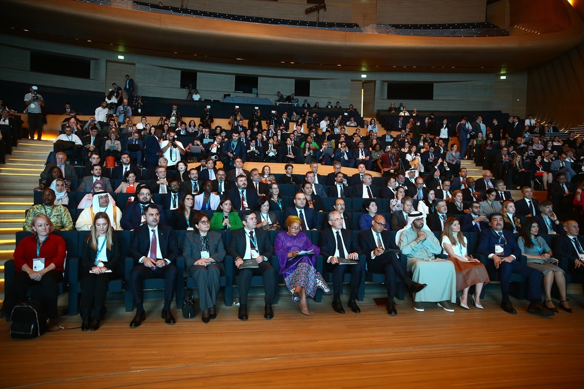 Bakü'de, Azerbaycan'ın 11-22 Kasım tarihlerinde ev sahipliği yapacağı Birleşmiş Milletler (BM)...