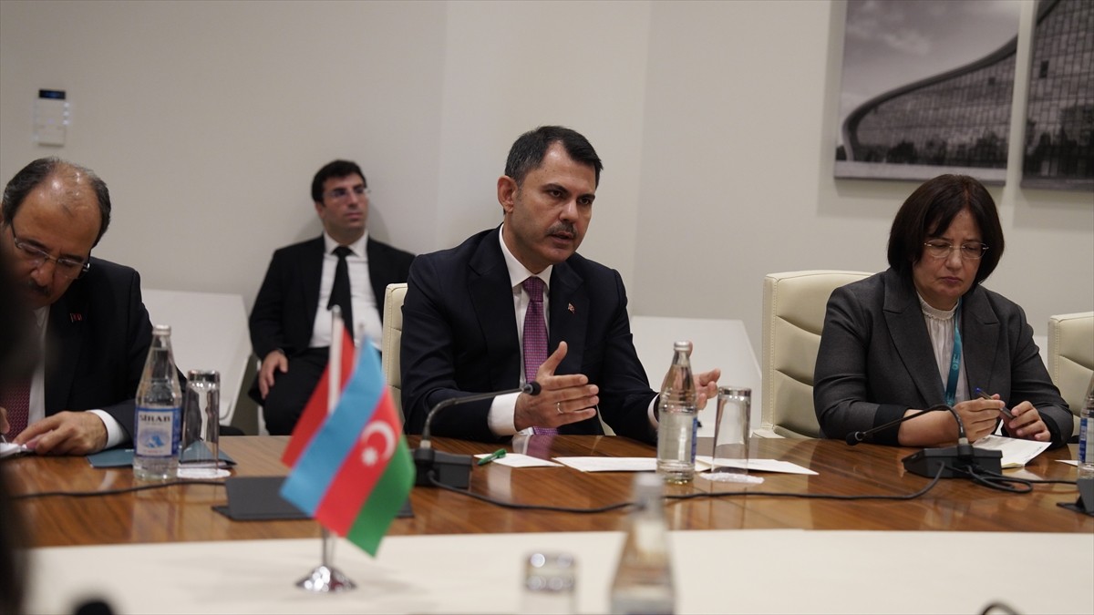 Çevre, Şehircilik ve İklim Değişikliği Bakanı Murat Kurum (sağ 4), Azerbaycan'ın başkenti Bakü'de...