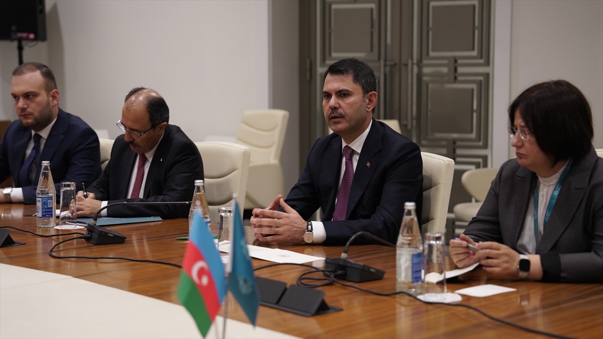 Çevre, Şehircilik ve İklim Değişikliği Bakanı Murat Kurum (sağ 4), Azerbaycan'ın başkenti Bakü'de...