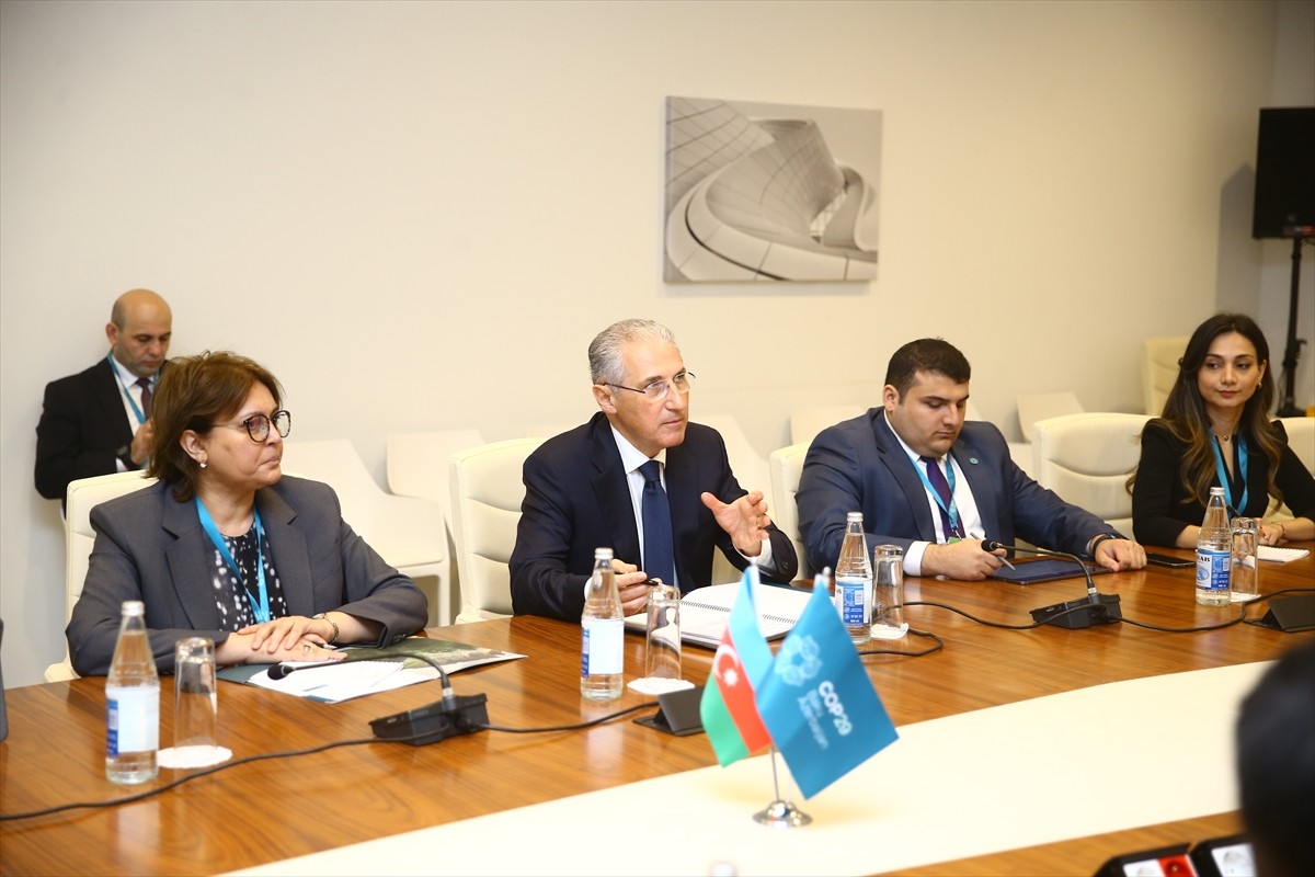Çevre, Şehircilik ve İklim Değişikliği Bakanı Murat Kurum (sağda), Bakü'de Azerbaycan Ekoloji ve...