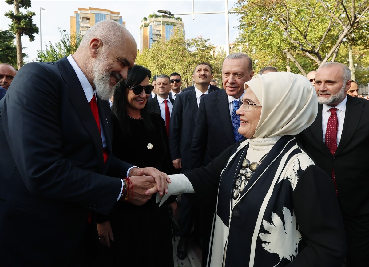Cumhurbaşkanı Recep Tayyip Erdoğan, Arnavutluk'un başkenti Tiran'da Namazgah Camii açılışına...