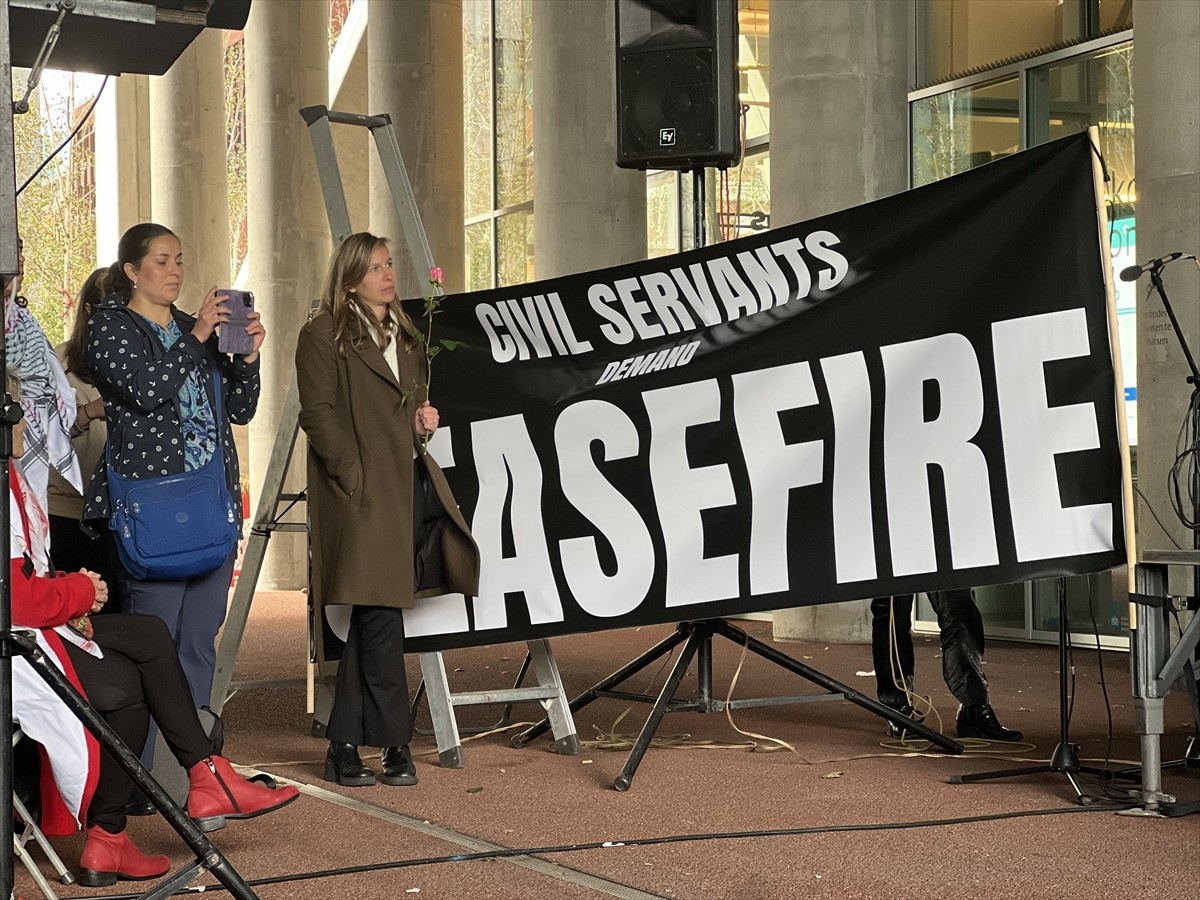Gazze'deki soykırımı ve Hollanda hükümetinin İsrail'e destek politikasını 1 yıldır protesto eden...