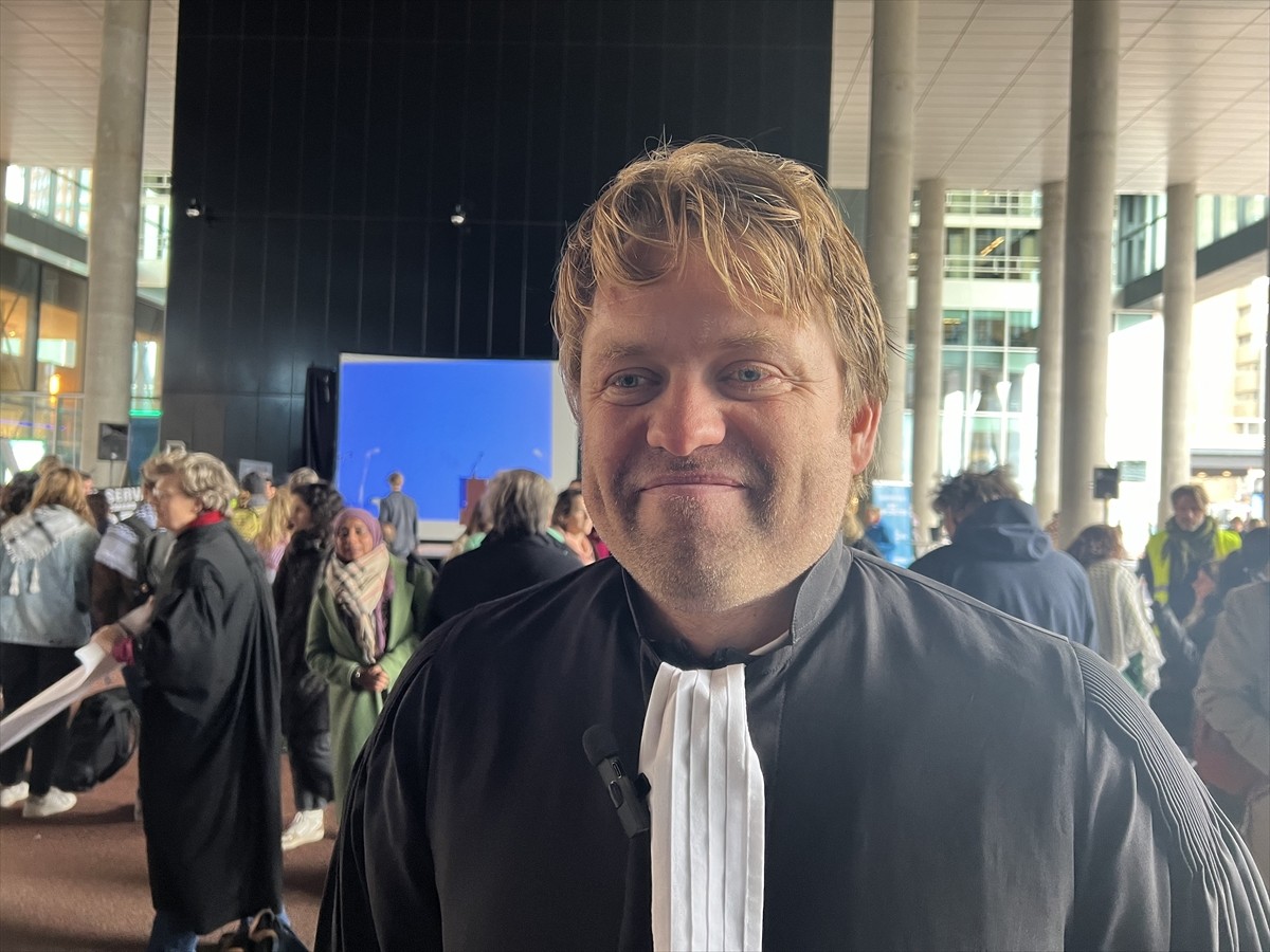 Gazze'deki soykırımı ve Hollanda hükümetinin İsrail'e destek politikasını 1 yıldır protesto eden...