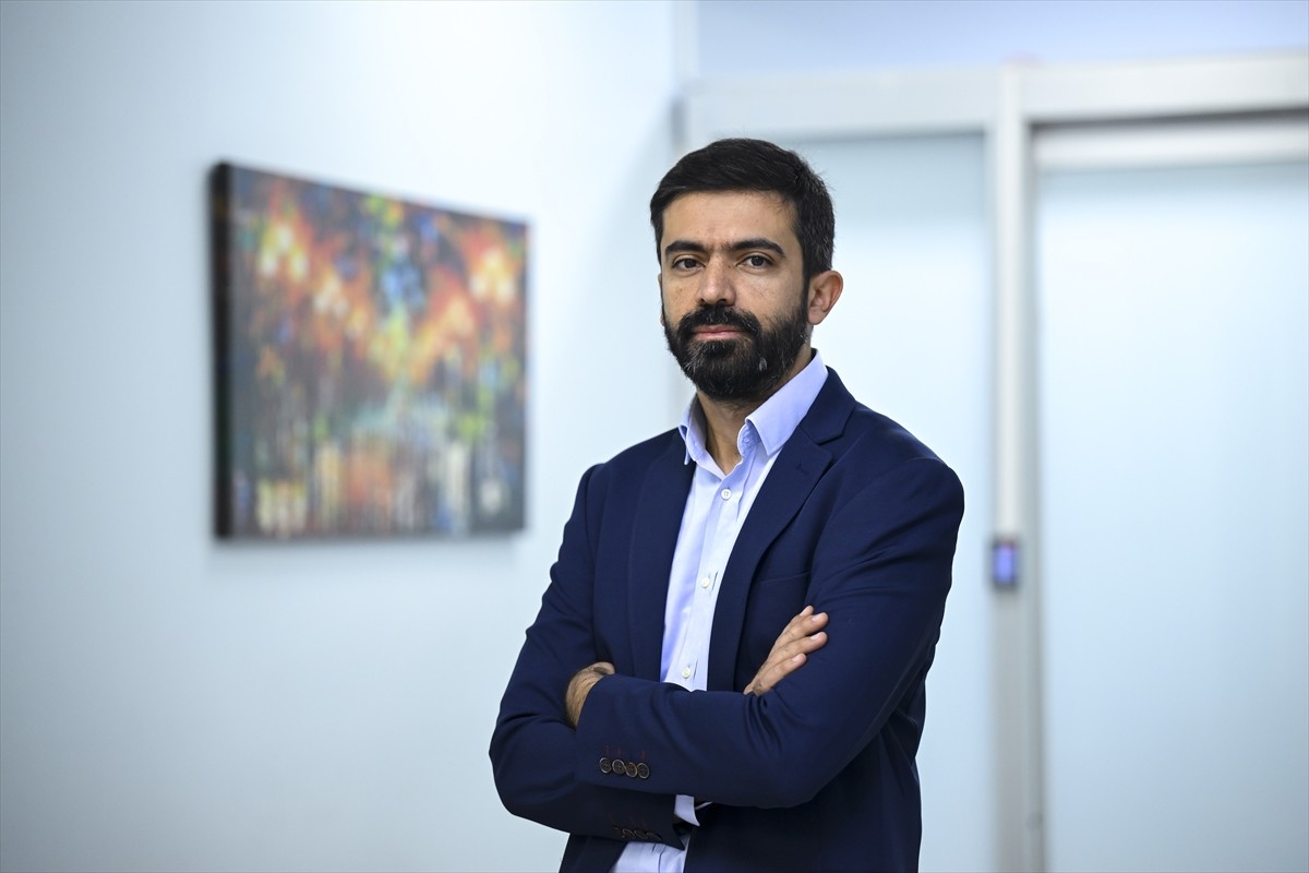 Gençlerin sosyal medyada özel görüntülerini paylaşmalarının temel nedenin ergenlik dönemindeki...