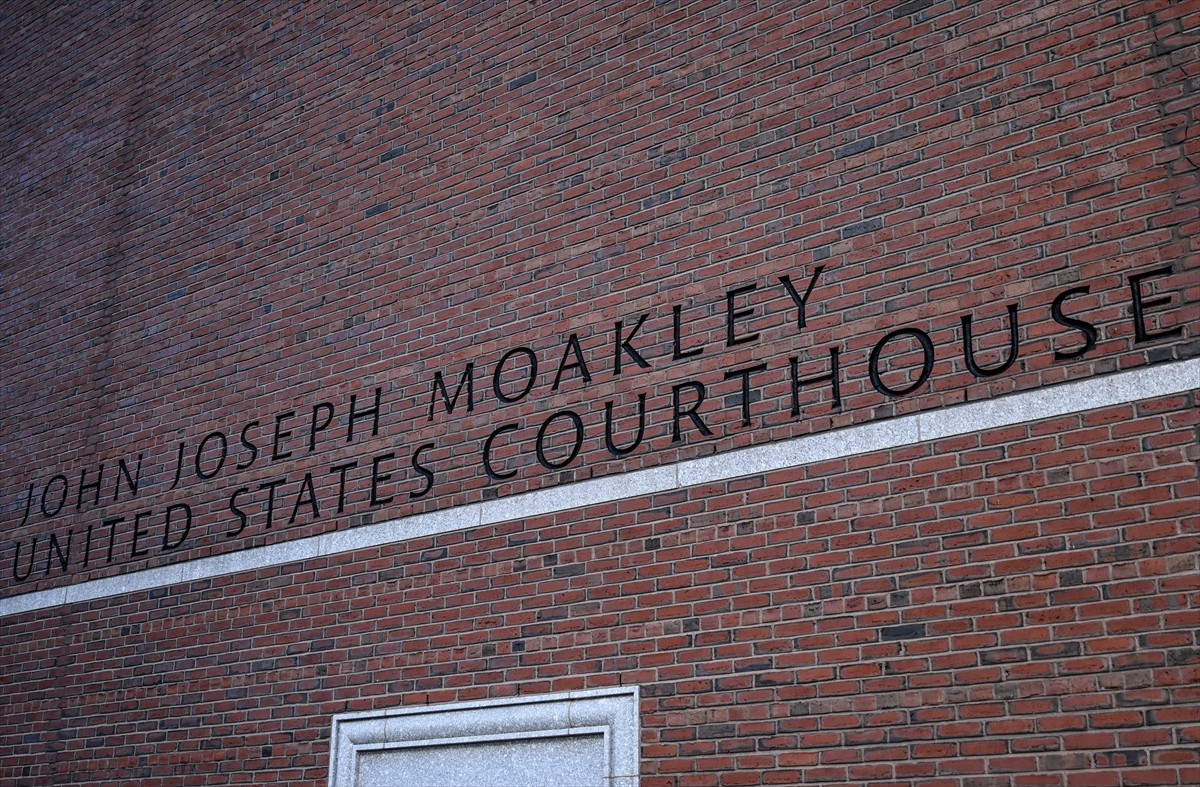 İstanbul'da karıştığı ölümlü trafik kazasından sonra 17 yaşındaki oğlu Timur Cihantimur'u ABD'ye...