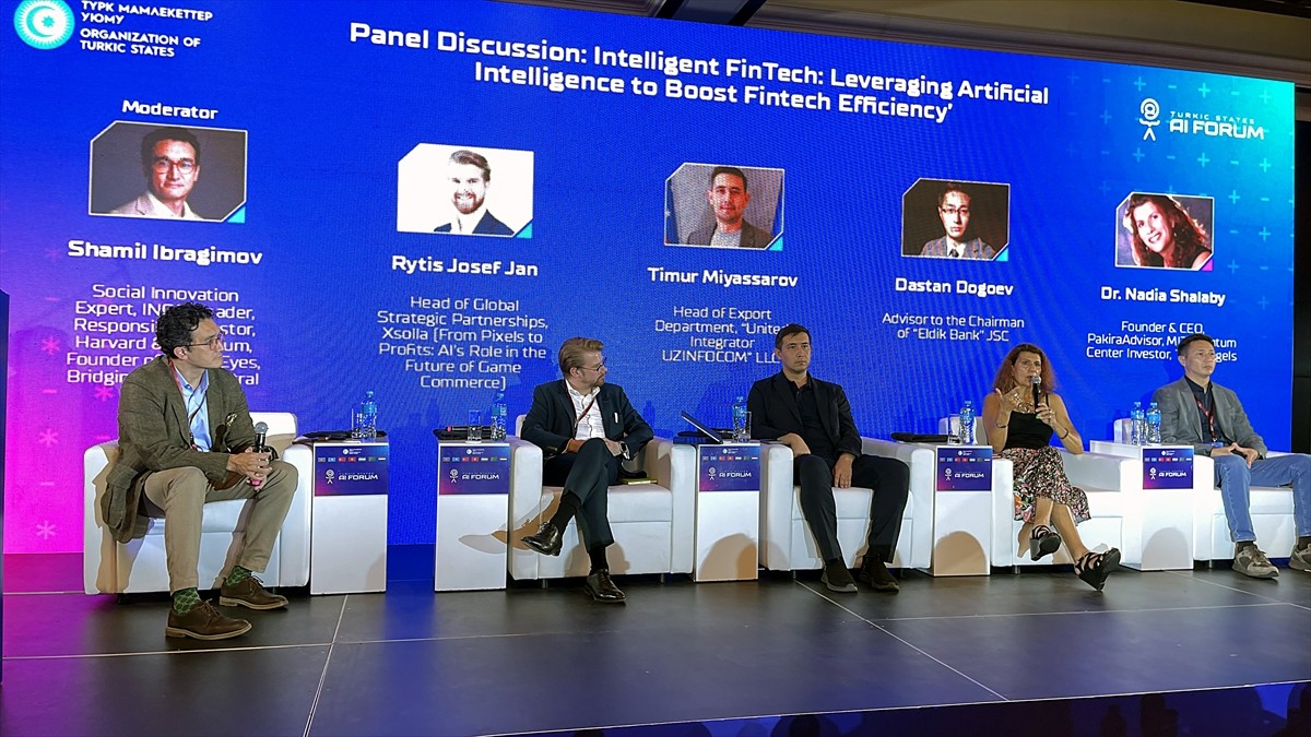 Kırgızistan Cumhurbaşkanı Sadır Caparov'un himayesinde başkent Bişkek'te iki gün süren Türk...