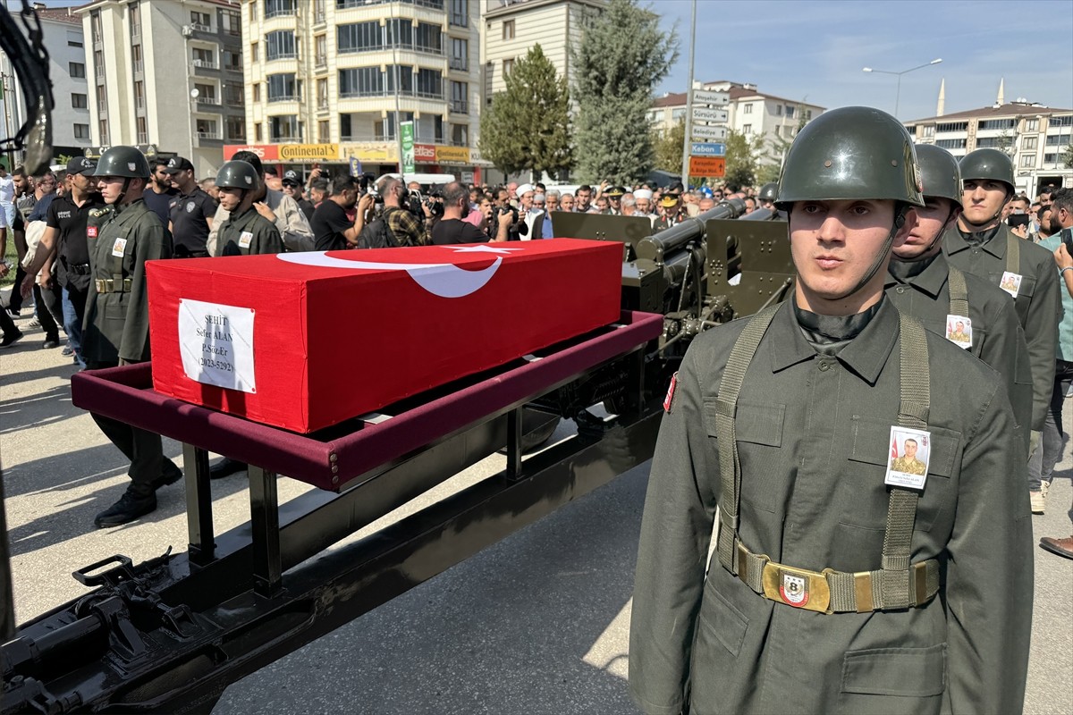 Pençe-Kilit Operasyonu bölgesinde bölücü terör örgütü mensuplarınca yapılan taciz atışı sonucu...