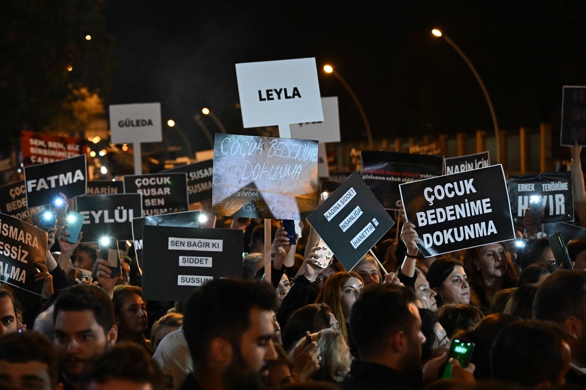 CHP Kadın Kolları Genel Başkanlığınca "11 Ekim Dünya Kız Çocukları Günü" dolayısıyla Ankara'da...