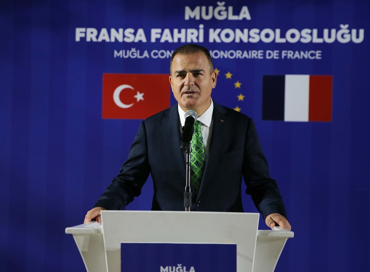 Fransa'nın Muğla Fahri Konsolosluğu, düzenlenen törenle Fidel Berber'e (sağda) verildi. Muğla...