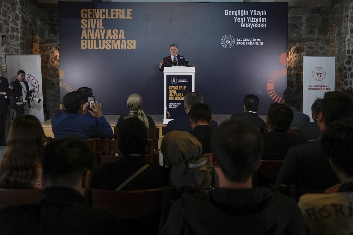 Gençlik ve Spor Bakanı Osman Aşkın Bak, Gençlik Hizmetleri Genel Müdürlüğünce Ulucanlar Cezaevi...