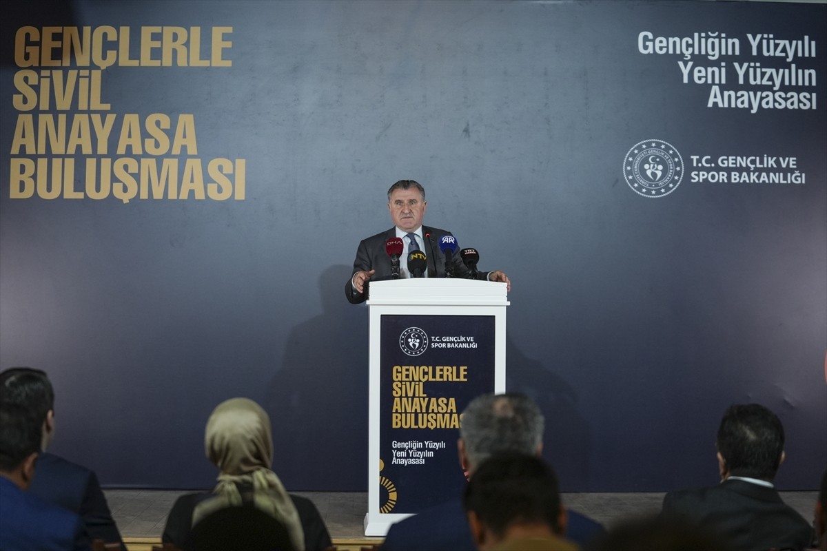 Gençlik ve Spor Bakanı Osman Aşkın Bak, Gençlik Hizmetleri Genel Müdürlüğünce Ulucanlar Cezaevi...