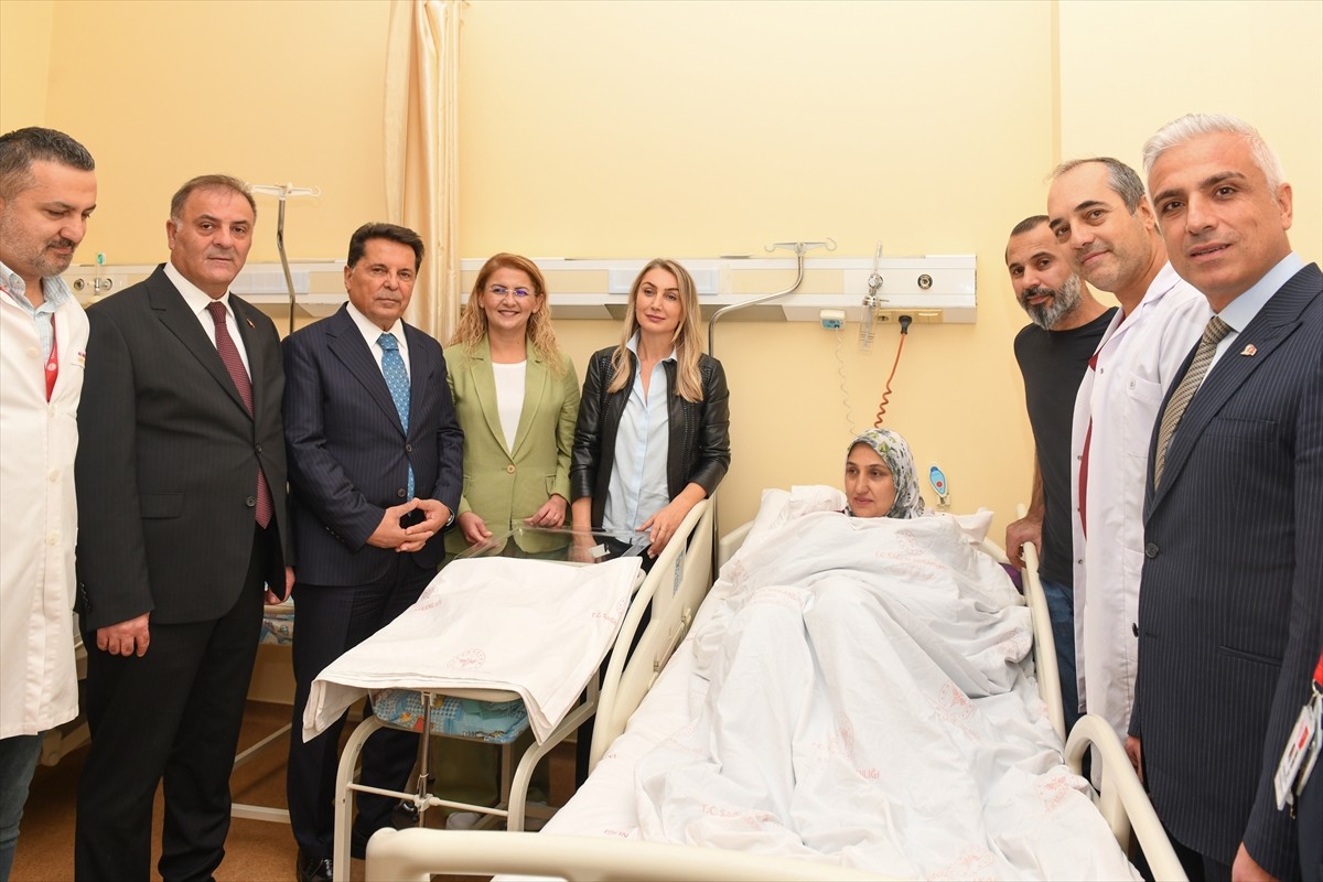 İstanbul’da, sancıları arttığı için hastaneye giden 35 haftalık Hanife Mete, taksi bulamadığı için...