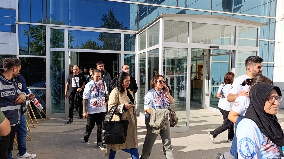 Adıyaman'da, Kahramanmaraş merkezli 6 Şubat 2023'teki depremlerde yıkılan ve 72 kişinin hayatını...