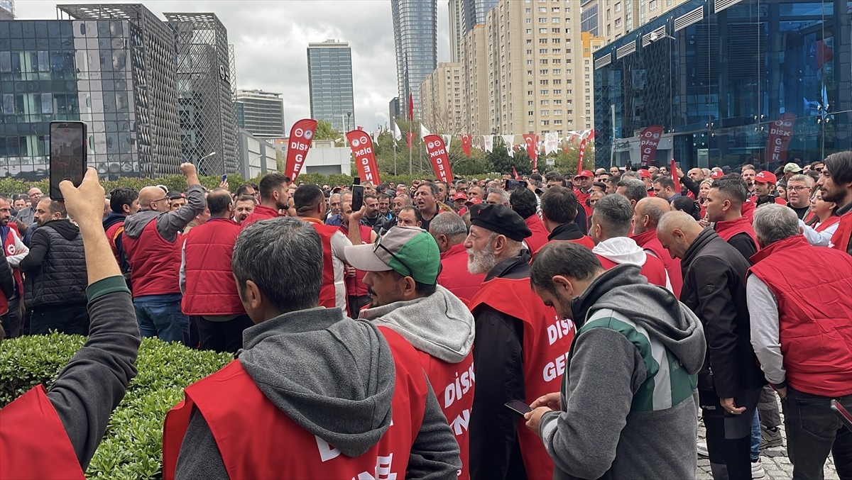 DİSK'e bağlı Türkiye Genel Hizmetler İşçileri Sendikası (Genel-İş) ile Ataşehir Belediyesi...