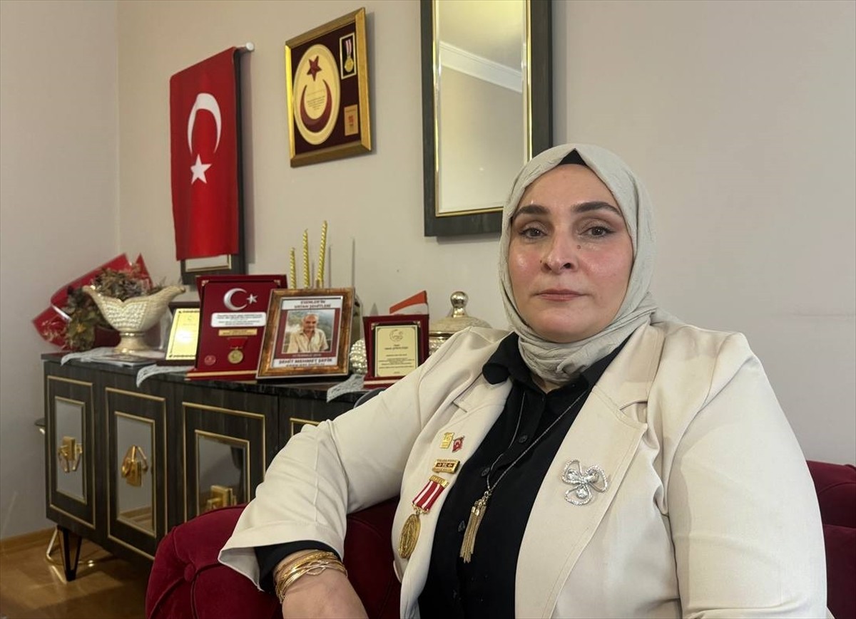 İstanbul'da 15 Temmuz 2016'da FETÖ'nün darbe girişiminde eşi şehit olan ve kendisi de bir...