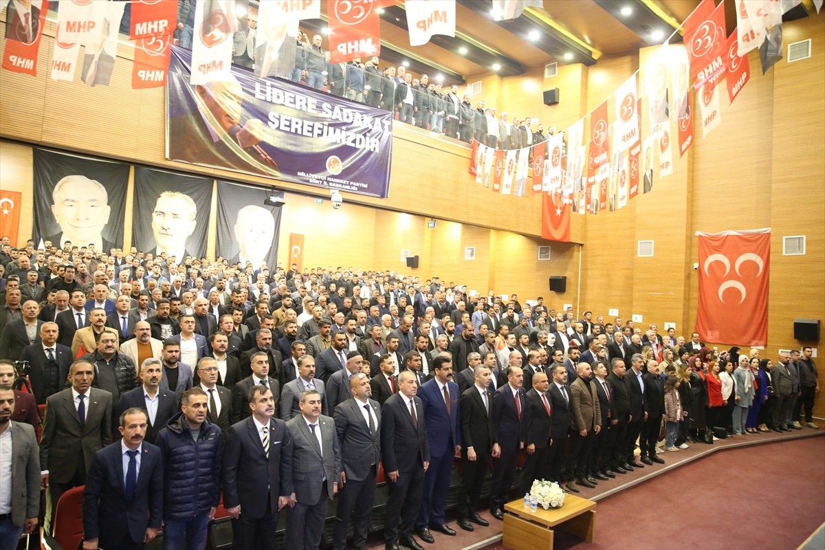 MHP tarafından Siirt'te "Bir ve Birlikte Hilal'e Doğru Türkiye Toplantıları" düzenlendi.