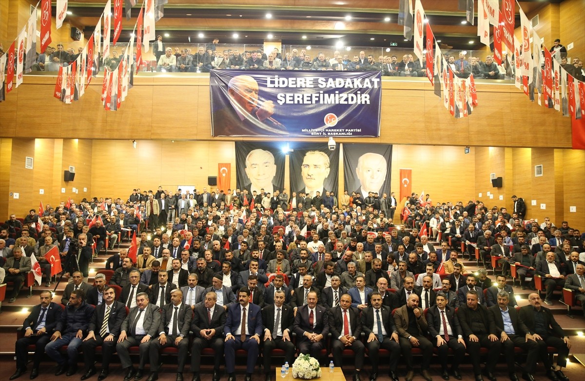 MHP tarafından Siirt'te "Bir ve Birlikte Hilal'e Doğru Türkiye Toplantıları" düzenlendi.