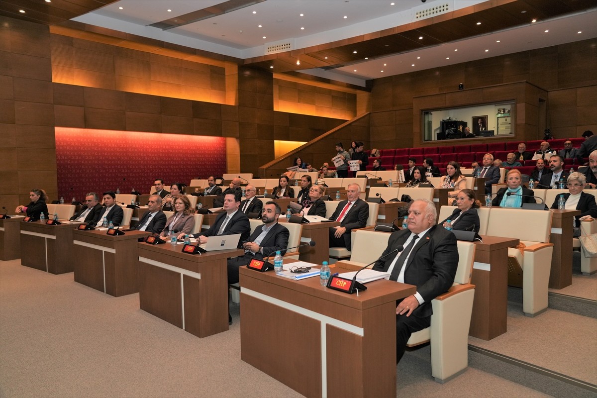 Kadıköy Belediye Meclisinde, sendika ile sonuca bağlanmayan görüşmeler tartışıldı.