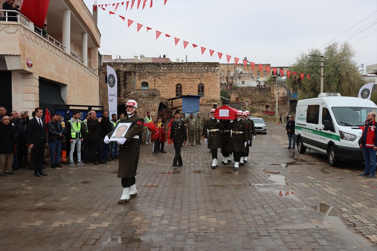Ankara'da hayatını kaybeden Mardinli 15 Temmuz gazisi Halil Algan (53) memleketi Midyat ilçesinde...